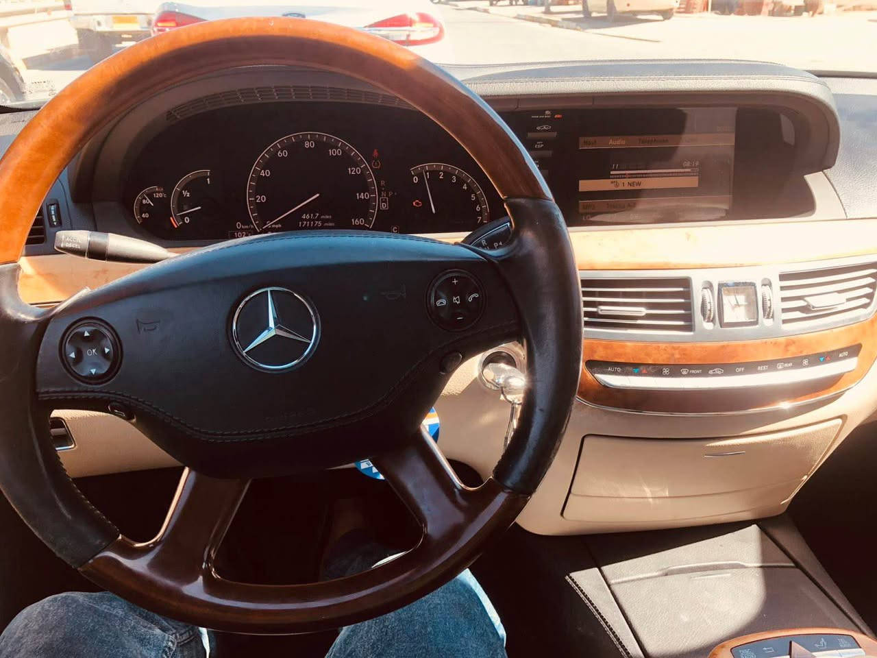 ٥٥٠ فوول فوول 
ساخ
هیچ لێدراوی نیە 
هەموو گیانی بەشەرت
بۆ فرۆشتن
گۆرینەوەش ئەکەم بەشتێک بە دلم بێت
*********** السليمانية, العراق
