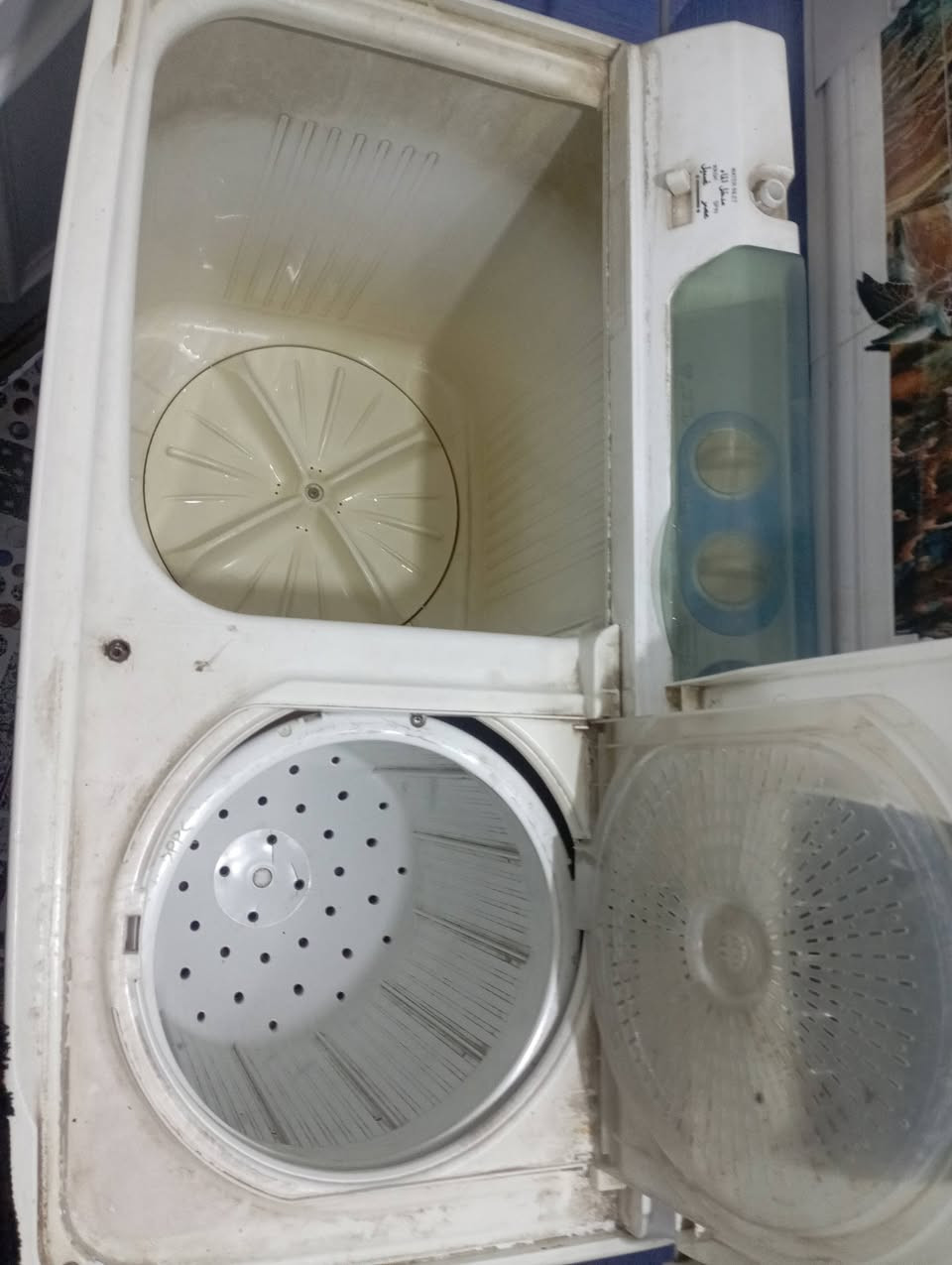 سلبت تي سي ال طنين تبريد ثلج  تدفئه250
غساله شغاله  بس تصريف لمي مكطوع شلون لخيط
 ثلاجه شغاله ثلج ب100
 قنينه متروسه 50
 طباخ نضيف شغال ب25
 مروحه ارضيه شغاله ب10
 مكان حله نادر   *********** واتساب
