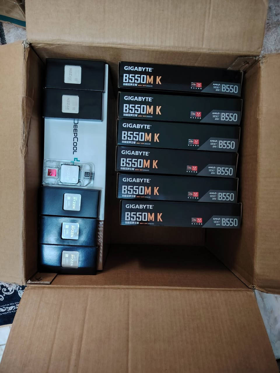 السلام عليكم
متوفر مذربورد GIGABYTE B550 M K
غير مستخدم جديد كبس شركة
4 سلوت رام توصيل متوفر


**إذا كنت صاحب هذا الإعلان وتريد حذفه لأي سبب، رجاءا أرسل رسالة إلى الدعم الفني**