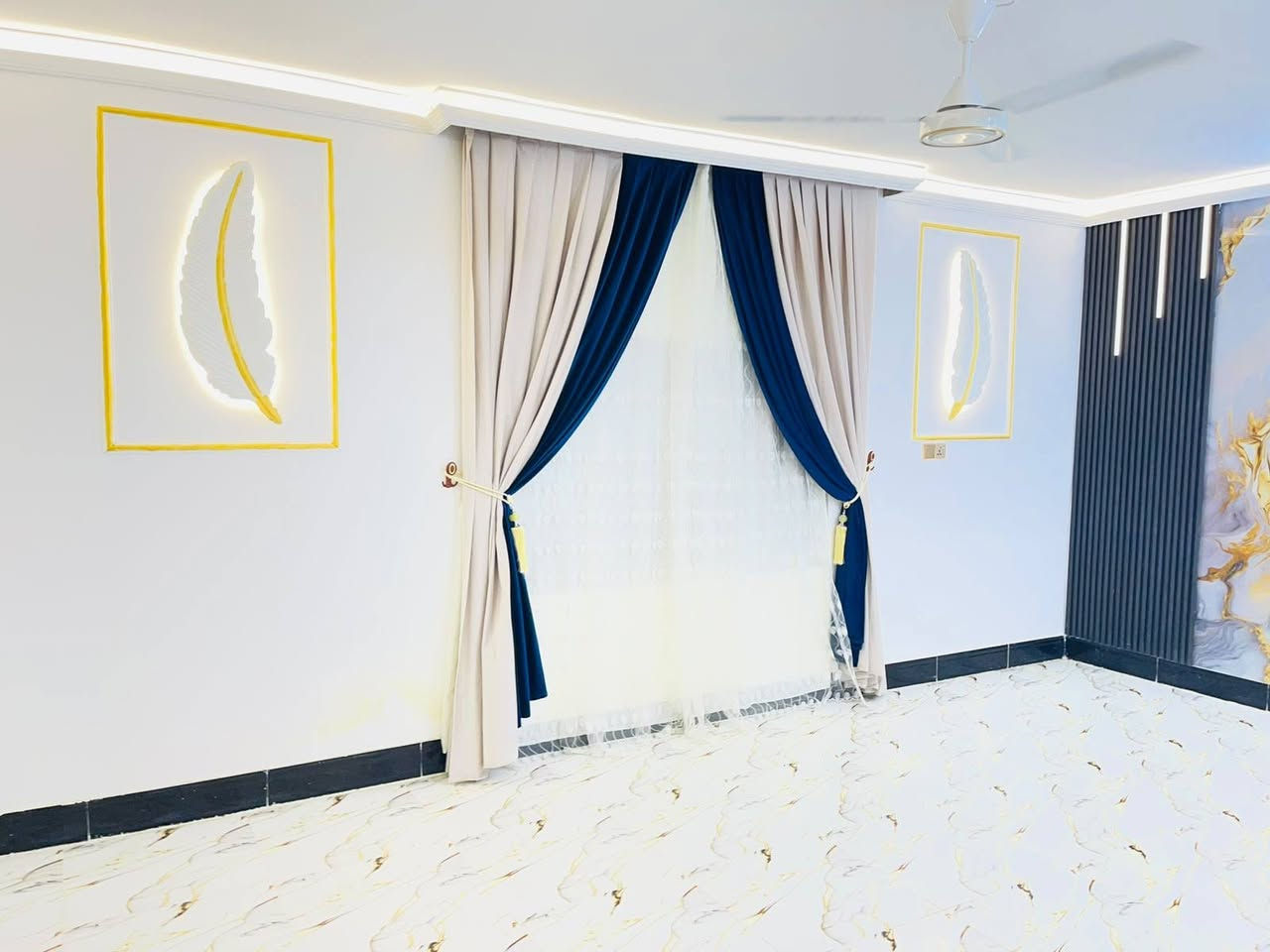 سلام عليكم من رخصت مدير الكروب دونم مع بيت البيع جاهز من كلشي مضيف ٦ متار غرف نوم ٢ هول مطبج جارجي صحيات البيت وصحيات الخطار خارجيات وشو المقطع البيت جاهز من كلشي مكان حلو قرب معمل الغاز قرب ابو حسين ابو سراميك الخفاجي قرب جبله قرب شارع العام البيت فارغ جاهز اخوكم سيد خالد /*********** /*********** كل الخدمات موجوده من كلشي
