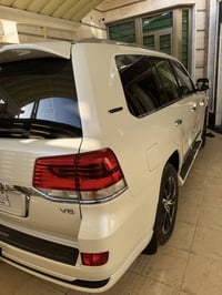 لاندكروز ٢٠٢١ • بحريني • ٦ سلندر