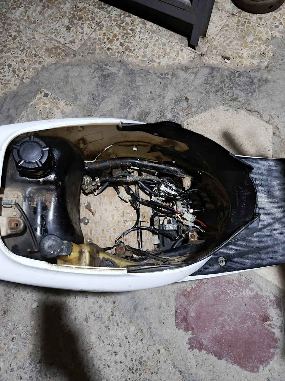 عصفوري للبيع كلها شغاله تايرات جدد دبلات جدد كابريته جديده سعر ٢٢٥بيها مجال ***********
