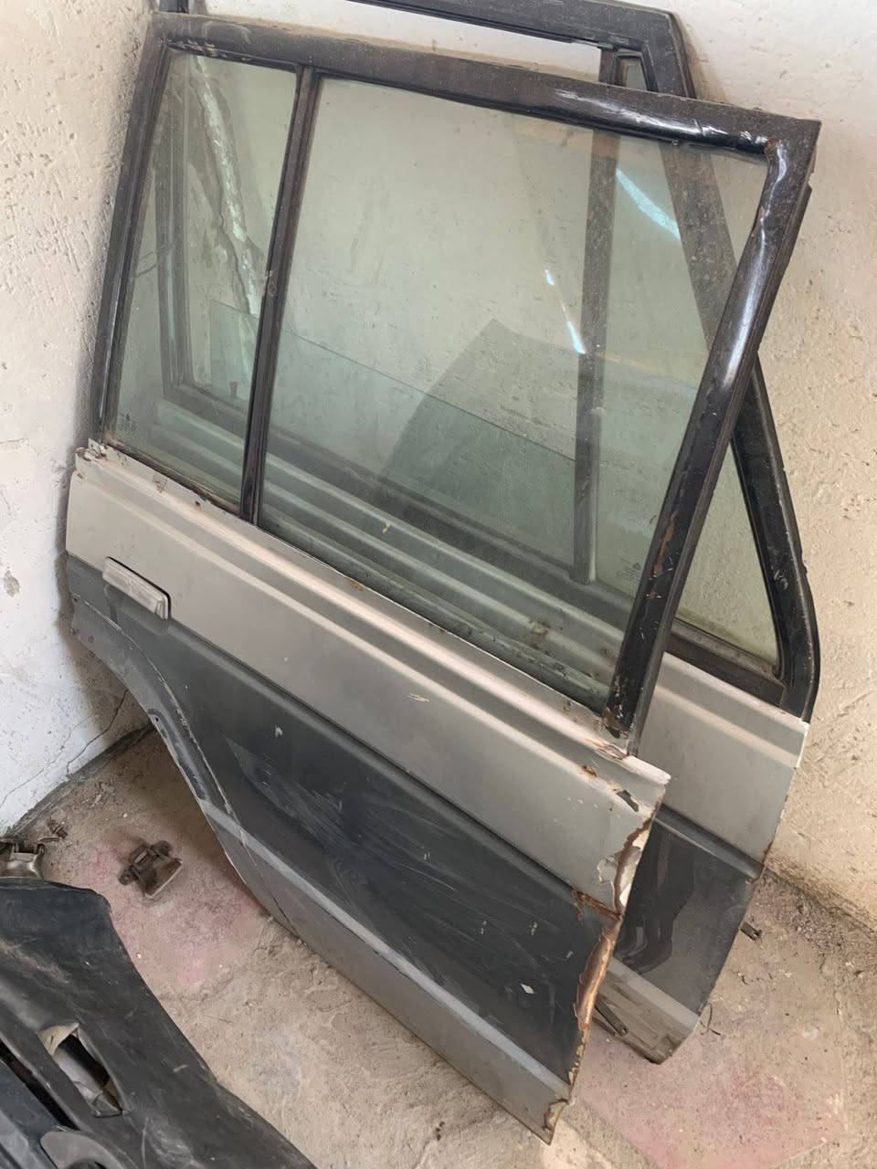 السلام عليكم من رخصت الادمن بوب صفحت اليمنه وقاعده اسبير وكسل وكميريس ودرع ودعاميه خلفيه وكاردن لوكير وكشنات خلفيه مكان بابل الحمزه الغربي للبيع ***********
