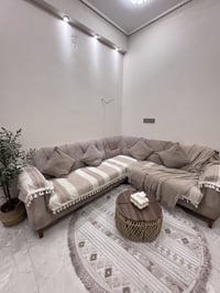 كورنر للبيع ٣قطع  قياس ٢٤٠في ٢٢٠ شغل توصاه متانه خشب وإسفنج وقماش الشر...