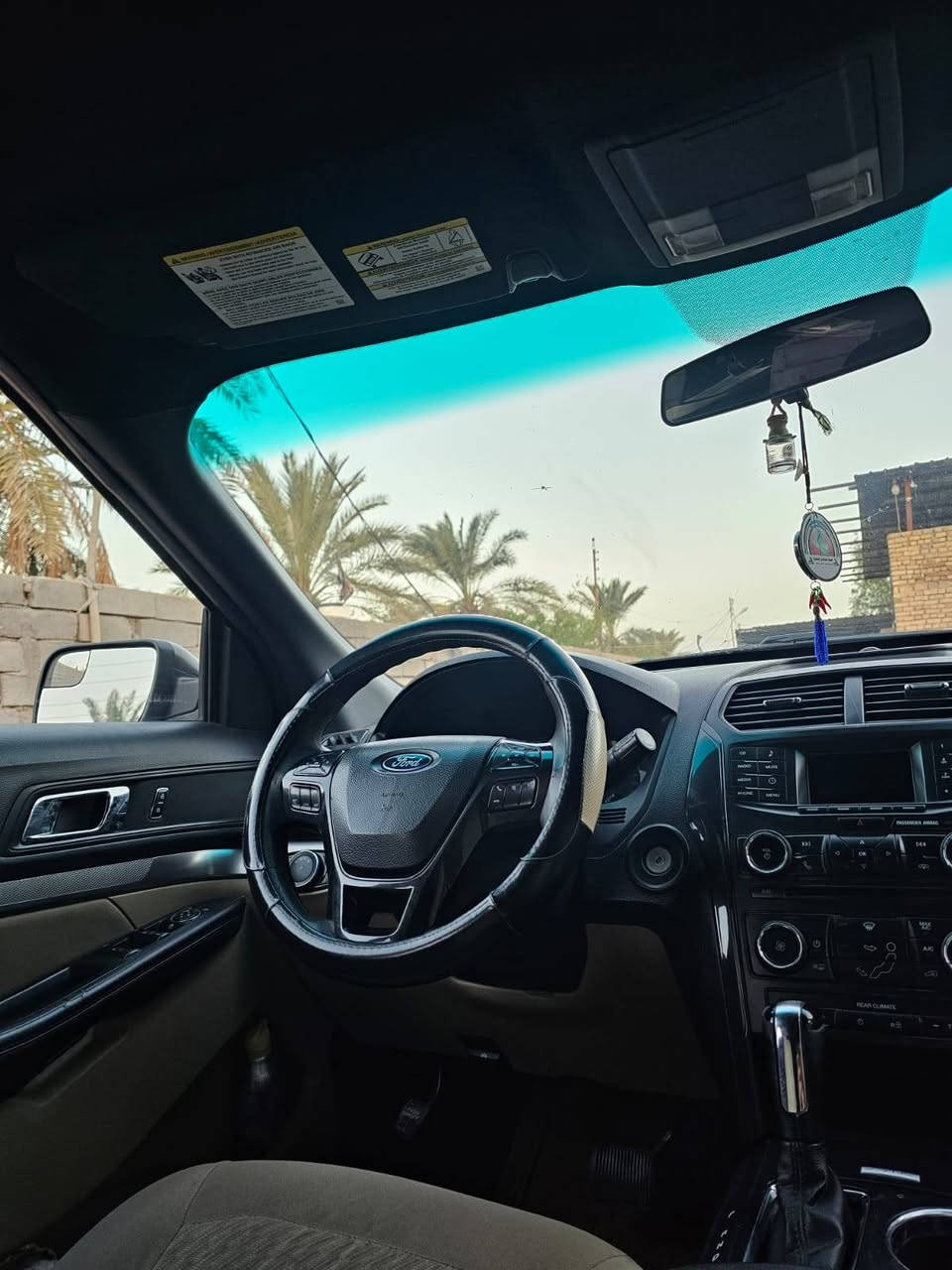 سلام عليكم فورد اكسبلور مديل 2017 وارد امريكي كلين تايتل بيها صبغ قطعه وحده فقط كلير مكينه 6 سلندر رقم بصره مشروع وطني بسمي مكان سياره بصره لسعر 147 للستفسار ***********
