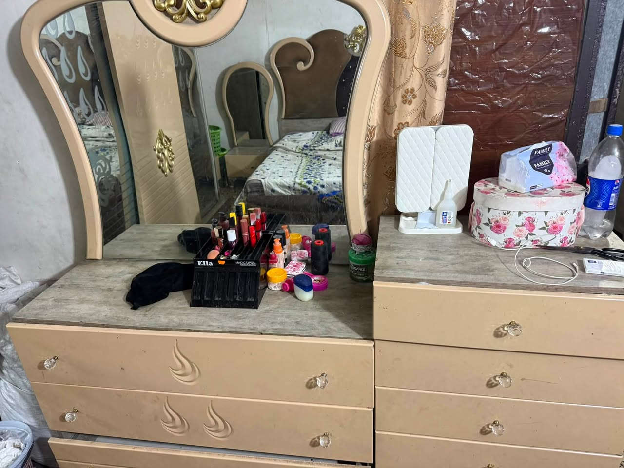 للبيع المكان بغداد الجديده شارع المسبح *********** مع وجود مايكرو وافون جدد بالكارتونه
