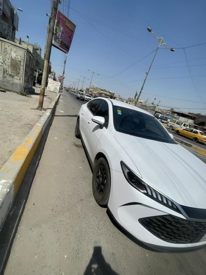 السلام عليكم بي واي دي كن  بلاس موديل 2025 داخل ابيض كفاله عامه بيه باج تظليل سنه رايده 135 $ ***********
