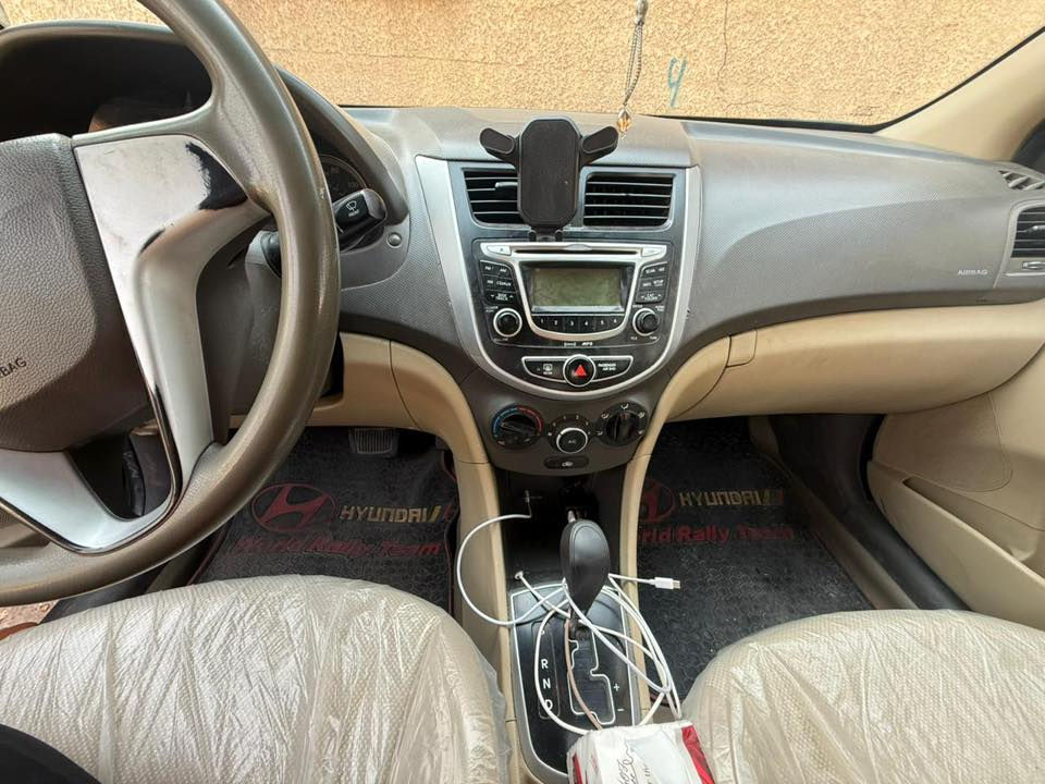 السلام عليكم
اكسنت موديل 2013
محرك 1600 GDi
مكينه و كير وحداديه مكفوله 
سياره ليبل واحد 
تبرير شغال 
للاستفسار 
***********
واتساب 
0778 064 8838
