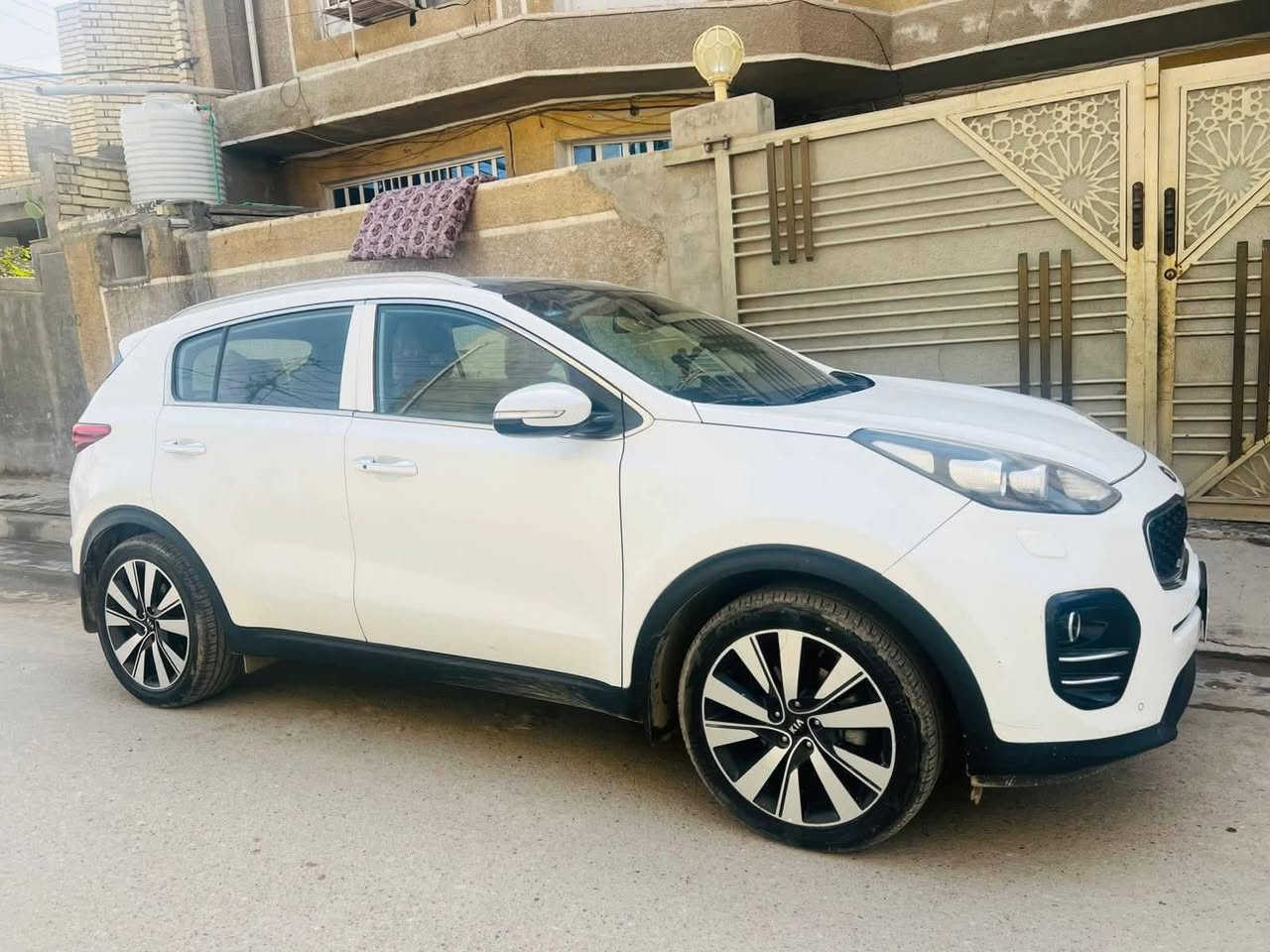 للمراوس سبورتج  فول ١٨ خليجي مراوس بسورنتو  الطويله ٧ راكب ٦ سلندر


**إذا كنت صاحب هذا الإعلان وتريد حذفه لأي سبب، رجاءا أرسل رسالة إلى الدعم الفني**
