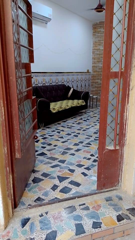 السلام عليكم 
يوجد دار للبيع مساحته ١٢٠متر يحتوي على ٣ طوابق بناء حديث سنه ٢٠٢٢ واجهه ٦ _نزال ٢٠
العنوان: الشعب_سوق شلال_ الفلكه الثانيه_ محله٣٣٥_ زقاق١٧_دار٣
للتواصل او الاستفسار الاتصال بالرقم: ***********
