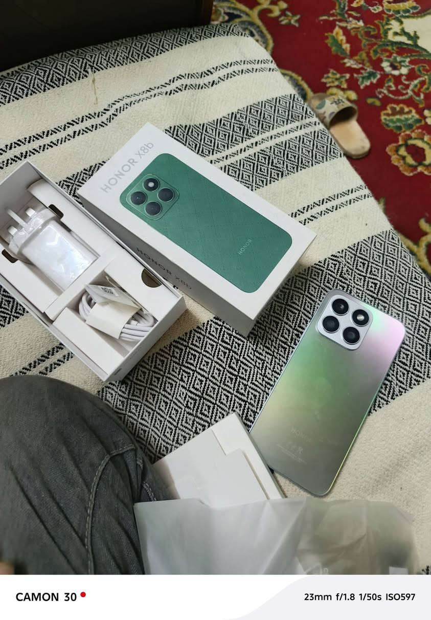 للبيع هونر 8 بي ذاكره 512 عشوائيه 8 + 8 بغداد منطقه الحسينيه مال الراشديه وهذا رقم الهاتف *********** السعر 170
