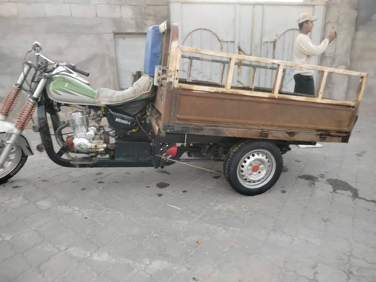 سلام عليكم ستوته ام تيار ادوات مكفوله مكينه جديده خاشوكه كصيره اكسن لطش تواير سايبه ستوته خير من الله مكان بصره زبير خاص وهذه رقم واتساب فقط***********
