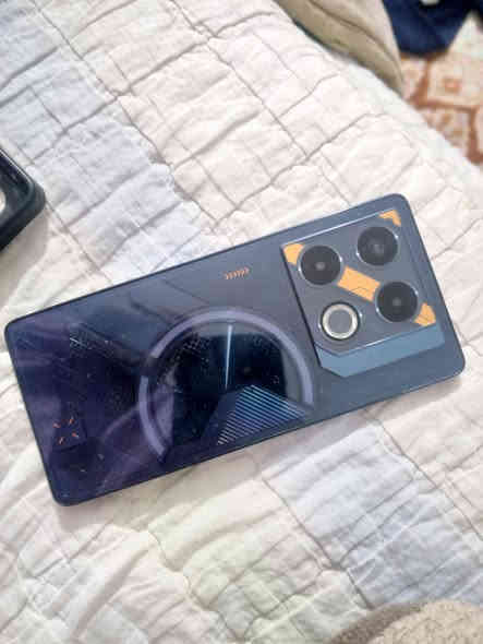 📱 Infinix GT 20 Pro – للبيع بحالة ممتازة جداً
✨ السعر: 300 ألف فقط
📍 المكان: بغداد / الخطيب
الهاتف نظيف مثل الجديد، استخدام خفيف، ويا كارتونته الأصلية 🌟
🔹 المعالج: MediaTek Dimensity 8200 Ultimate
🔹 الرام: 12GB+12GB
🔹 الذاكرة: 256GB
🔹 الشاشة:
6.78 إنش
AMOLED
144Hz فريم عالي
🔹 الكاميرات:
الخلفية: 108MP أساسية
الأمامية: 32MP
🔹 البطارية: 5000mAh
🔹 الشحن: سريع 45W
🔹 نظام أندرويد 14
🔹 تصميم جيمنغ قوي وإضاءة خلفية RGB
الهاتف جاهز للفحص السعر 300 ألف
***********
ببجي 120 فريم
