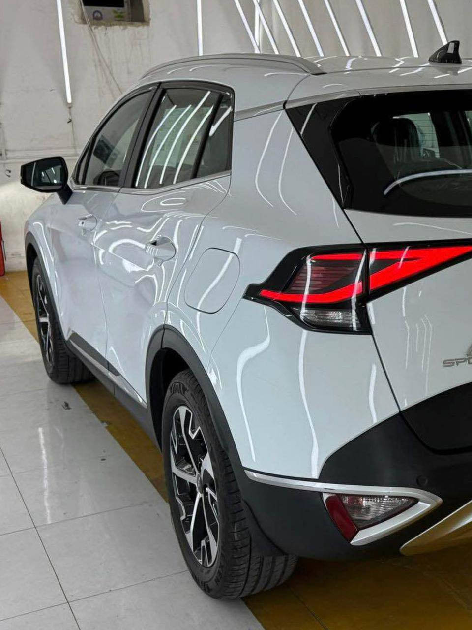 🔥سعر مميز سيارة جديدة🔥
✨سبورتج خليجي 2022✨
⚠️ ملاحضة 
🔻السياره كفاله عامه حتى من الخدش والرصعه ومن كلشي مكفولة سيارة بالباكيت صارف عليه 800 دولار تغليف PPf وكشنات فروو طبيعي وتغليف البيبان والشاشات والدكم تغليف حراري .

✨سبورتج خليجي 2022 ✨
رقم أربيل هزه جديده 
بأسم المالك تحويل مباشر او وكاله 

 🔸محرك 2000 دوش 
🔸درايف مود ECO / NORMAL /SPORT /SMART

🔸بصمتين + تشغيل عن بعد
🔸كرسي كهرباء 
🔸صندوك كهرباء 
🔸الكشنات تدفئة + الستيرن
🔸شاحن لاسلكي 
🔸اوتو هولد 
🔸انضمه قياده درايف مود 
🔸نضام منحذرات صعود نزول
🔸شاشه كار بلي 
🔸هاند بريك الكتروني دكمه 
🔸حساسات اماميه + خلفيه 
🔸كامره خلفيه دوارة 
🔸قطعتين تبريد 
🔸لايت زنون LED
🔸كشافات زنون 
🔸بك لايت LED
🔸ويل كب 19 مروحه المرغوب 
🔸شفتات سرعة استيرن 
🔸رادار جانبيه 
🔸مثبت سرعه 
🔸نظام مانع انزلاق 
🔸نظام الايزو فكس 
🔸اشاير مري وكهربائية قابله للطي 
🔸مخرج تايبسي 15w+مخرج USB  

📍مكان السيارة بغداد

‏‎🔴 لمعرفة السعر ورقم صاحب السيارة / علق داخل المنشور اي تعليق ويجيك رد فوري برسالة خاصة 
——————————————————
‏‎⚠️ السيارة اعلان ممول غير تابعه للصفحة ونحن ليس لدينا علاقة في تحديد السعر وغير مسؤولين عن الاتفاق الذي يحدث بين البائع والمشتري
‏‎مع تمنياتنا للطرفين بالتوفيق

——————————————————
#بيع_سيارتك #بيع #بغداد #معارض_بغداد  #اربيل #معارض #سيارات #سيارات_للبيع #سيارات_مستعملة #سيارات_VIP #وارد_امريكي #وارد_خليجي #تويوتا #لاندكروز #لاندكروزر #جي_كلاس #مرسيدس #النترا #سوناتا #هيونداي #كيا #سورنتو #سيراتو #نيسان #نيسان_صني #رانج_روفر  #لاند_روفر #لاندروفر #سيارات_كورية #سيارات_يابانية


**إذا كنت صاحب هذا الإعلان وتريد حذفه لأي سبب، رجاءا أرسل رسالة إلى الدعم الفني**