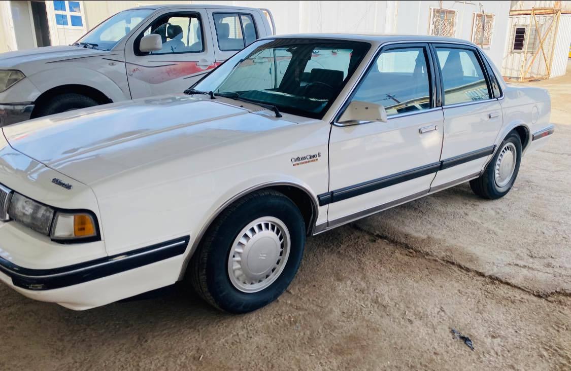 لسلام عليكم 🫡
اولـدز موديل 1990 كلشي بلادي شركة ماشية 200 الف 
صبغ فقط جنطه ونص القمارة لجمالية لا خياس لا ضربة سياره تحفـة محرك لاتبخير ولا تنقيص شرط الأوفر ع 80 يعد شلعته تشك الگاع كلشي بيه مكفول على وضع شركة يعني بلادي من امه 🫰😌 .. تايرات تخم جديد  دبل فيت بم غرفتها جديده جديده 💯💯%كهربائيات كلها شغال ابواب سنتر لوك + ســويج 🔑 العدد (2)،،،،اناره اشاير دبل اشاره كلها شغال  السياره بلاد يعني  مابيها اي نقص تدفئة وتبريد ثلج ❄️  وبالعافيه على ياخذه وتكون من نصيبه مكان السياره واســط السعر  ما كتبتة لان اكو من يكسر برزق وحلال العالم لذلك سياره تحفه تختلف عن موجود بسوك سيارة بلادية وبسعر مناسب  متوفر واتس بيع مستعجل أتصل وتدلل🤝 -***********
