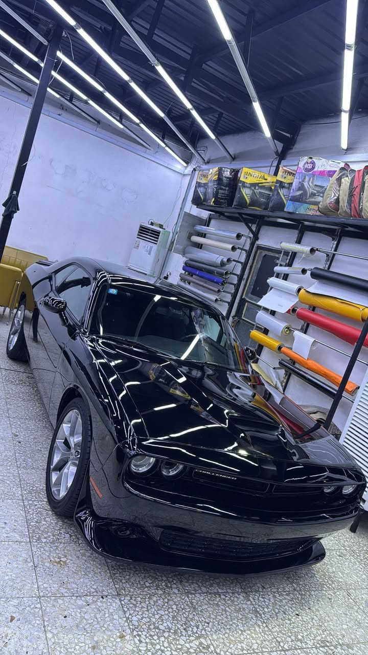 جالنجر GT 2023  
LAST CALL 
ماشيه ١٧ الف كيلو 
دفع خلفي 
كامره خلفيه
حساسات 
تشغيل عن بعد
نظام صوت الباين
مرقمه بغداد وجاهزه من كلشي 
مكينه وگير وصدر كامله
السياره مصلحه كامله بامريكا مو بالعراق 
و سونارها موجود
حادثها امامي ٣ قطع 
جاملغات وبنيد
مكاني بغداد المنصور 
السعر ١٩٠ ورقه
*********** 
***********
