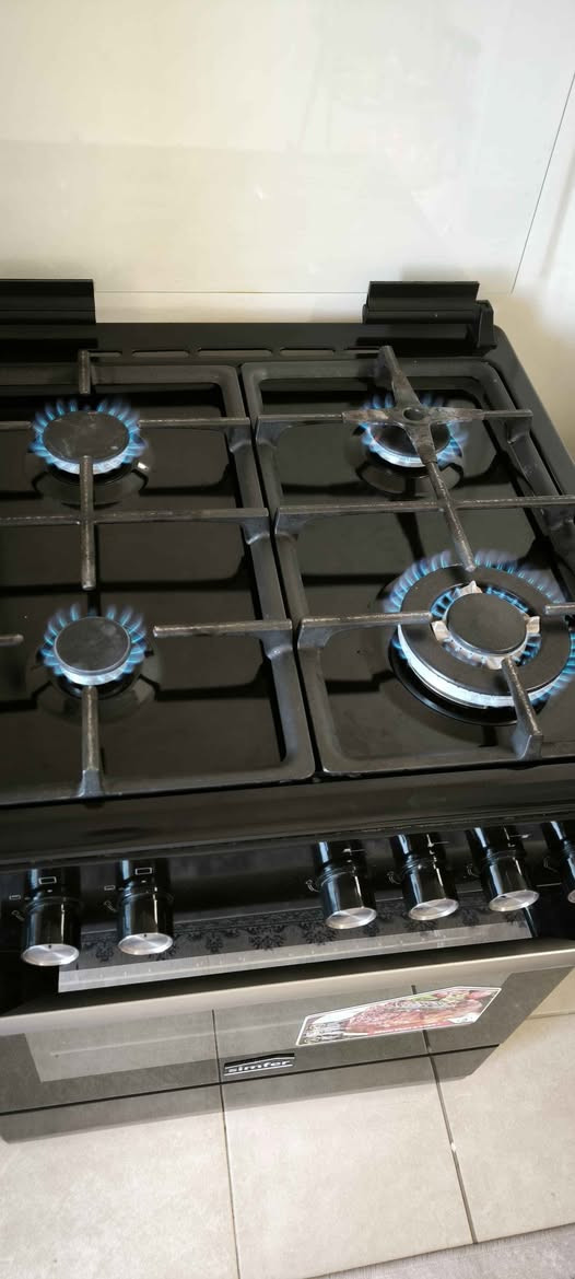 Turkish brand simfer oven in very good condition for sale (60 cm)
طباخ تركي براند سيمفر تركي بحالة ممتازة للبيع قياس ٦٠ سم.
For contact 
*********** أربيل, العراق
