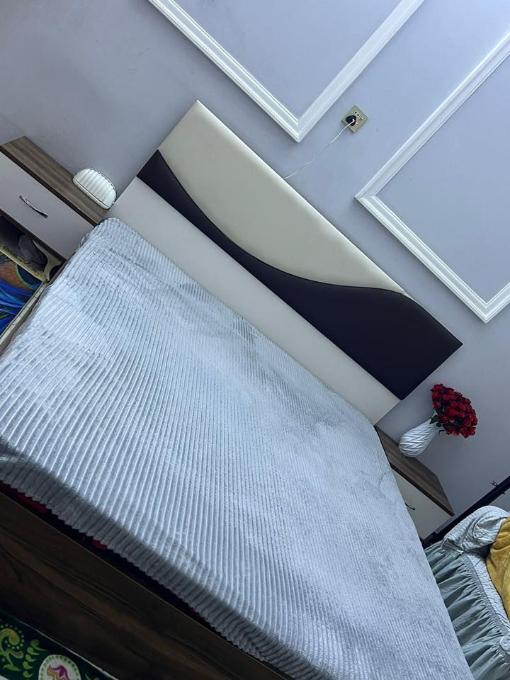 غرفة تركيا 5 قطع
نضيفه ومرتبه استعماال قليل 
للاستفساار
***********
