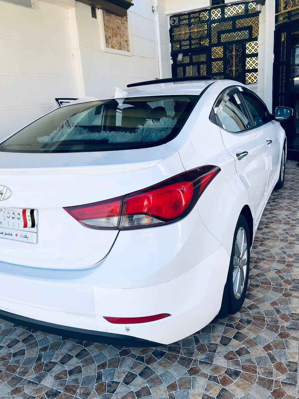 النترى خليجي موديل 2015 فول مواصفات 1/1 
رقم بغداد مميز بأسمي 
السياره جديد وكفاله عامه من عدا بارد بسيط
السعر 127 وبيها مجال بسيط 
مكان حبانيه رمادي
***********
