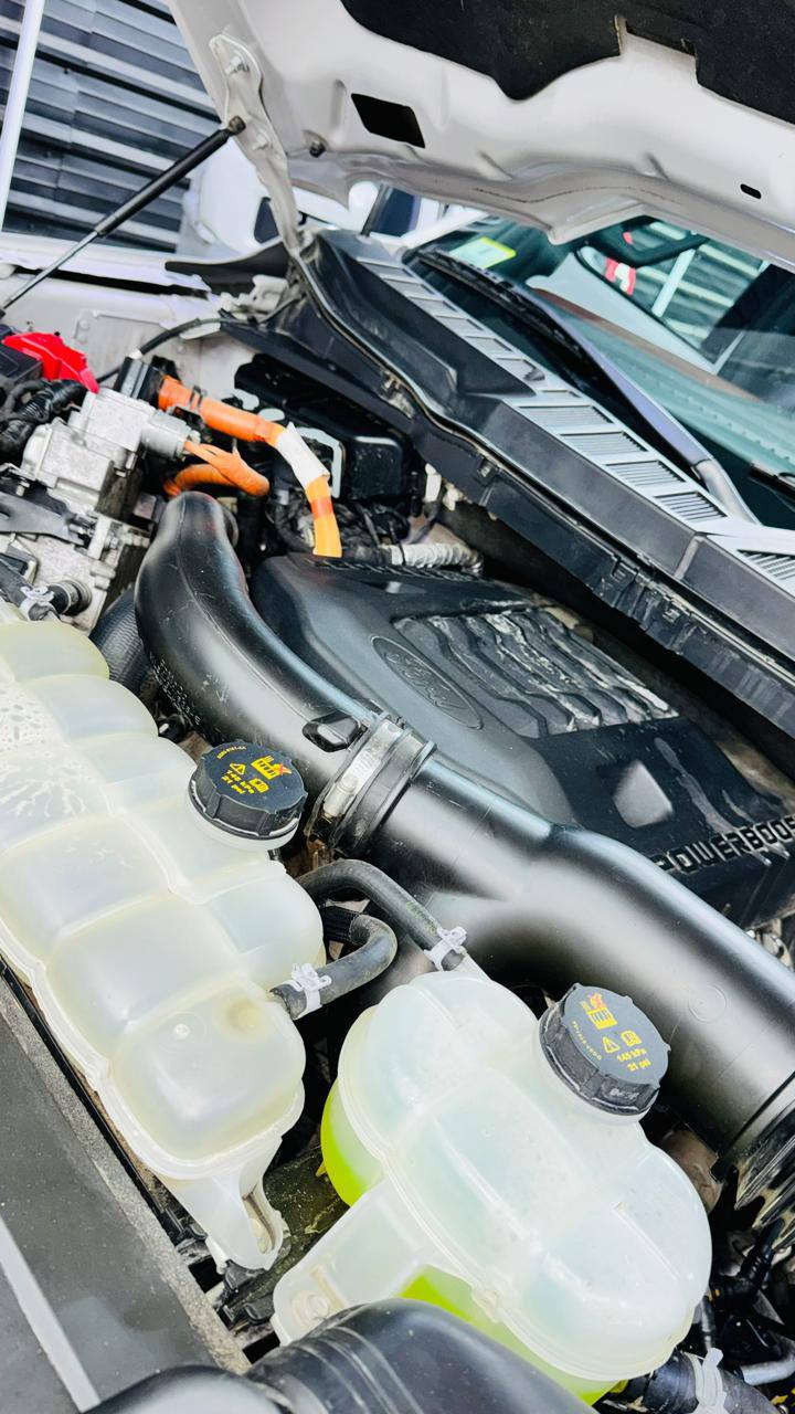 سلام عليكم  بيكم فورد F_150 البيع 
موديل 2023 فول مواصفات 
السيارة رقم بغداد محرك 3500 دبل تيربو
لون سموكي 
جاهزه من كلشي وكلشي 
مواصفات سيارة 
1_ شاشة جبيره 
2_ 5 كامره 380 درجة 
3_ حساسات 380 درجة 
4_ رادارات امامي  و جانبيه 380 درجة 
5_ كشنات جلد كهرباء وخزن ميموري تدفئة و تبريد 
6_ كير كهربائي 10 نمر 
7_ وضعيات القيادة أكثر من 7 وضعيات ( جبلي و صحراوي و إقتصادي و طبيعي و و سبورت و سلس و صخري و ممطر ) 
8_ فور ويل
9_ إطفاء ذاتي 
10_ سايد بريك بصمة
11_ لايت زنون ولد بك لآيت لد
12_ جنطه كهرباء 
13_  غلاف بدي 
14_  تشغيل عن بعد 
15_ اناره بلمري وكهرباء
16_ ودوسات جانبية كهربائي
17_ فتحة جام خلفية كهرباء 
18_ منافذ كهرباء 220 فولت  وكذلك 110 فولت بكل مكان بالسيارة 3 منفذ بالبدي طلب خاص
19_ بصمات دخول أبواب و رمز سري
20 _ أشار  وكامر ترحيب بل مري 
21_ أنار محيطة 360 درجة 
22_ سترين كهربائي وتدفئة 
23_ شحن واير ليست 
24_ ميز طعام 
25 _ توقف ذاتي 
26_ كاربلي
27 _ تحديد مسار 
28 _  ويل 22
29_ فتحت ساقف بانوراما 
حادثة دعاميه ورأس البنيد سستم بلادي حتى دعاميه مال تفصيخ 
مكان الأنبار الرمادي رقم ***********/ *********** سعر خاص
