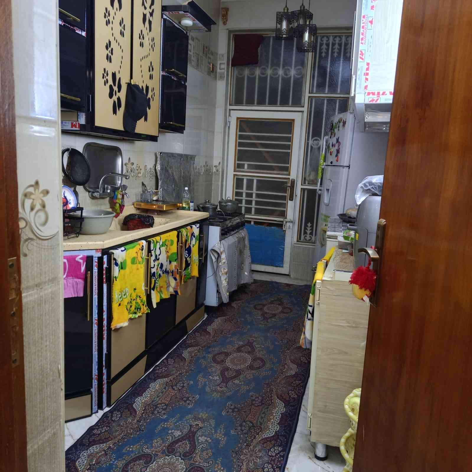 لبيع بيت مساحه 130 متر واجه 6ونص ونزال 20 مكان سياسين قرب مدرسه اروان وقرب الروضه الاتصال على الرقم ***********بي واستاب الرقم  بناء 2021  تفاصيل الطابق الاول غرفتين وحده كبيره وحده صغير مطبخ استقبال وهول طرمه صحيات داخليه وخارجيه الطابق الثاني مثل موصفات الاول  بيت طابقين جاهز من كلشي  سعر 145 بي مجال  هذا الفديو مال طابق ثاني ترى مثل الجوه
