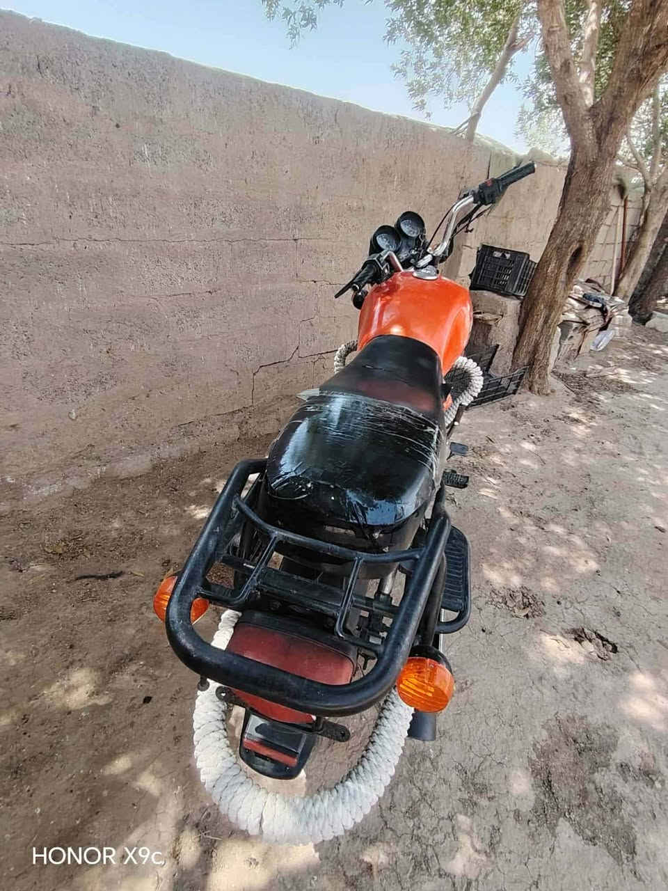 السلام عليكم دايون نفخ 21 سكنر محرك 150مفتوح بس كله درجة اولى يم البغدادي ما نقصه شي خير من الله مكاني بابل مشروع المسيب سعره 950-***********
