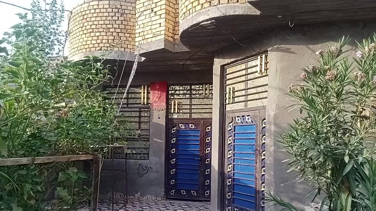 سلام عليكم

البيت للبيع زراعي مساحه 200 البيت نقص رضيه فقط
مقابيل حي الجوادين لاسكان صناعي عمود 46  

***********

