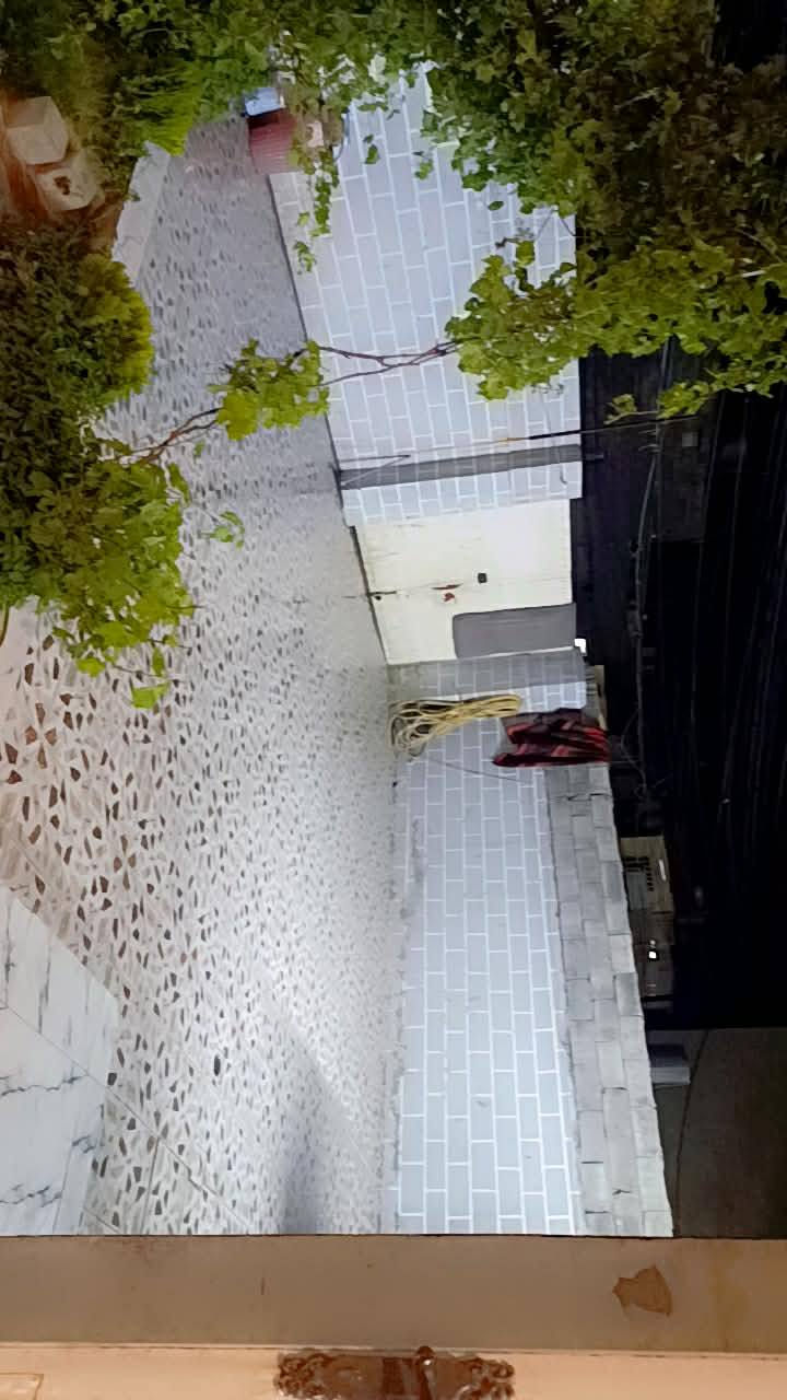 بيت للبيع 
العنوان حي عدن قرب مدرسة عدن أو نزلة المنظمة 
المساحة 200متر 
كرت بلدية داخل بل تمليك معاملت التمليك كاملة 
البيت بي ساعة كهرب 
3غرف صحيات كاملة استقبال هول مطبخ حوش كبير مع حديقة  البيت كامل كاشي وسيراميك جديد 
خدمات كاملة افران صمون ومولات ومسواك  والسعر  ٧٧مليون وبيها مجال للشراي.... ملاحظه العموله من الطرفين


**إذا كنت صاحب هذا الإعلان وتريد حذفه لأي سبب، رجاءا أرسل رسالة إلى الدعم الفني**