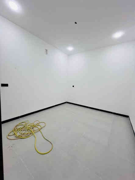 السلام عليكم يوجد مشتمل للبيع مساحة ٦٠متر واجهة ٤يحتوي علىَ ٢غرف نوم وصالة ومطبخ وخدمات بيت جديد موقع ممتاز منطقة الري مقابل حي شباب الاستفسار على هذا الرقم ***********
