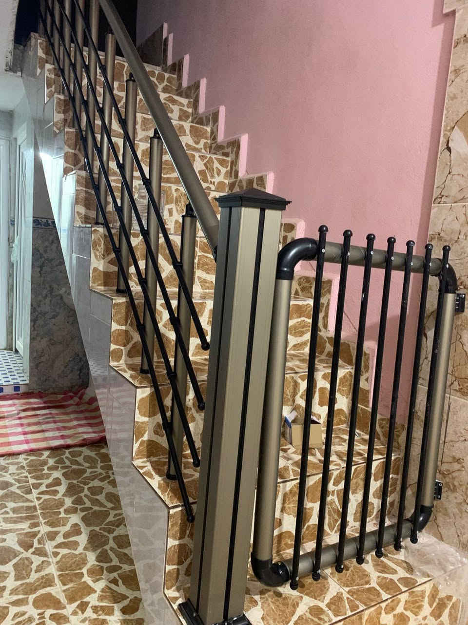 تم انجاز مطبخ في منطقة الفياضيه في القائم معمل الاخوين لعمل انواع المطباخ وحسب الطلب وعمل  انواع الشبابيك الامنيوم والمحجرات العنوان الانبار القائم مقابل مركز الشباب هاتف ***********
