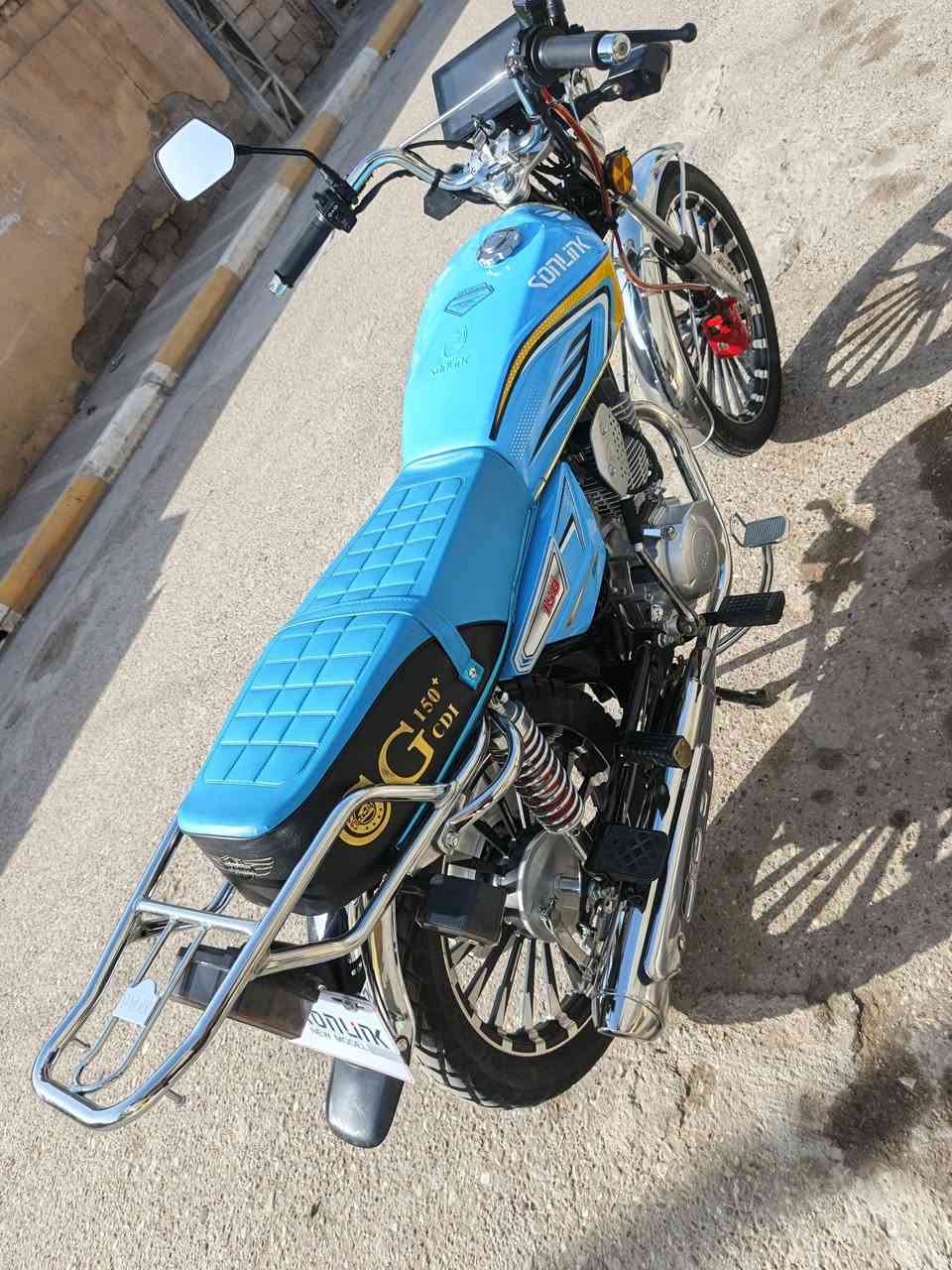 سلام عليكم دراجه سولنك موديل 25 بعده زيرو ماشيه 2000 ع وظع الشركه كفاله من كلشي كير محرك مكفول ورقه منفيس لون مميز شلعه معدل شرط؟ السعر 875.. العنوان فلوجه شهداء.. ***********
