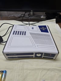 متاح xbox 360 جهاز كلش نضيف  بي أكثرمن 140 لعبه سعر ١٦٠ مكاني بغداد 07...