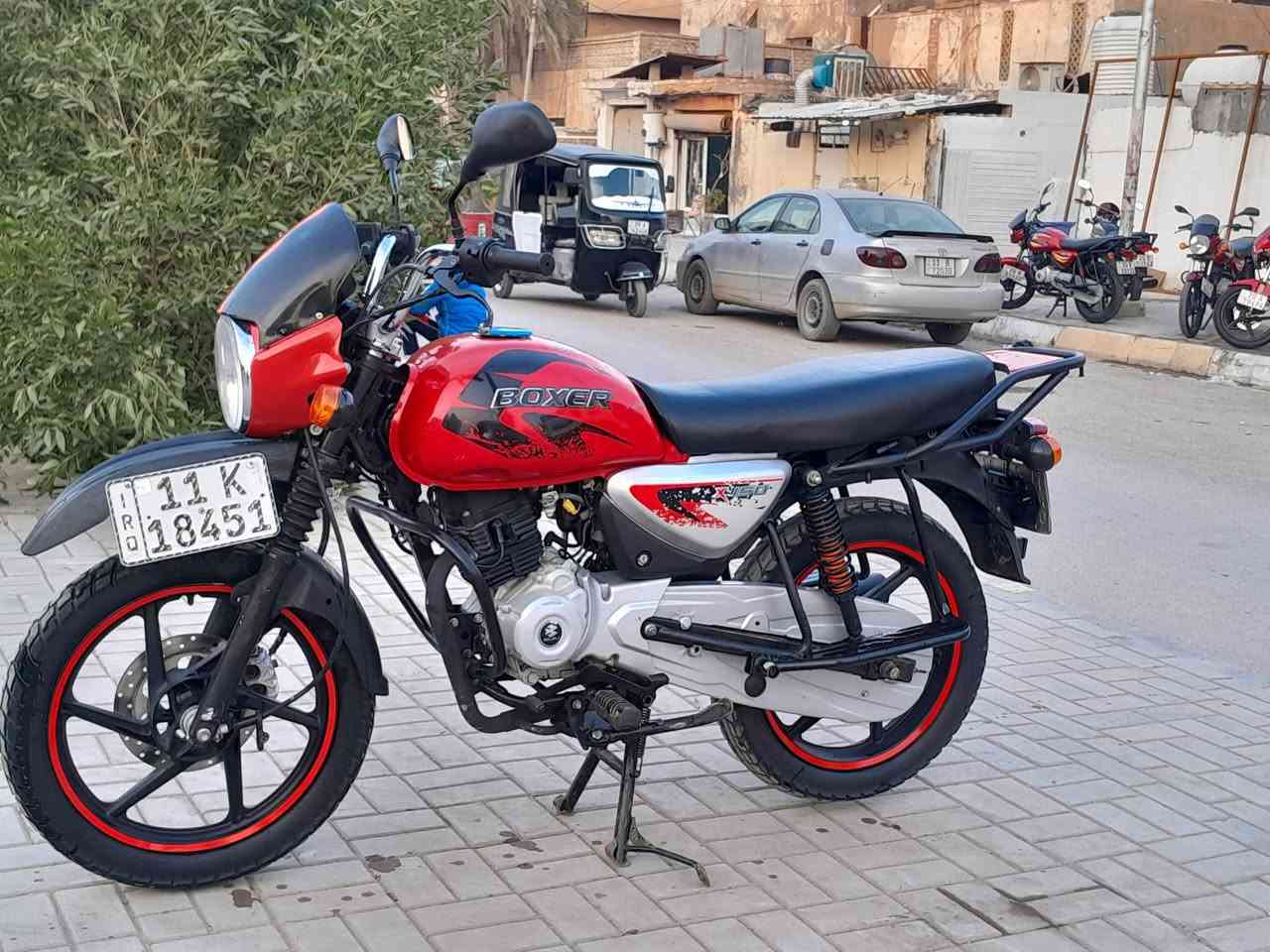 يالله السلام عليكم بوكسر موديل ٢١ مرقم لوحة وسنوية انكليزي تحويل ثاني دراجة كفالة عامة مكينة سبانة ماممدوة جيب فيتر وافحص اذا بيهة برغي مفتوح دراجة بعد احله من الصور 
متوفر نضام اقصط ماستر الرافدين فقط 
عسكري متقاعد موضف او مستفيد 
بيع او مراوس 
مكاني ديالى_بعقوبه التحرير 
***********
