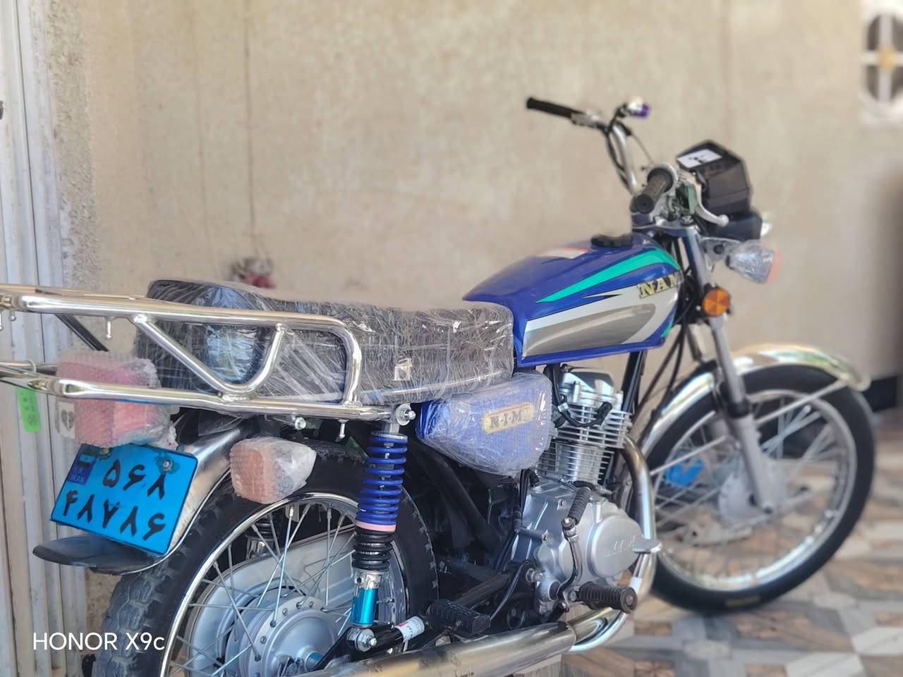 للبيع نامه مديل 27 شبه شلامجه طبق لأصل 3 أحرف ماطور انضف من بصور السعر 800 وهذا رقمي ***********

