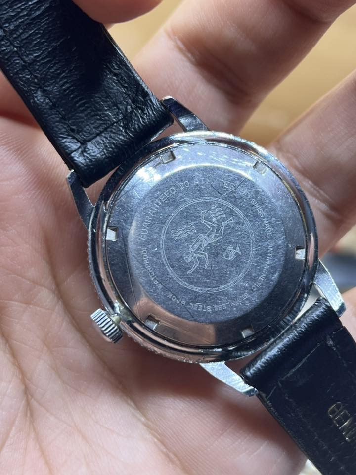 ساعة اوستار سويسري اصلي نصب تكويك 21 حجر منفذ شهري قطر 38 ملم  طوق دوار انتاج قديم نظافة ممتازة 

السعر والحجز على الخاص فضلاً 
او على الواتساب ***********
