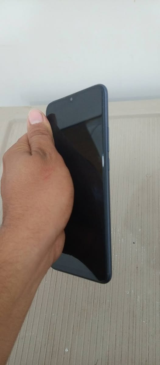 📱 للبيع Redmi 9 (4GB RAM / 64GB ROM)
✅ رام 4 جيجابايت + ذاكرة 64 جيجابايت.
✅ الجهاز نظيف جدًا ويعمل بكفاءة 100%.
✅ بطارية قوية 5020mAh تدوم لفترة طويلة.
✅ شاشة FHD+ بحجم 6.53 بوصة.
✅ بصمة سريعة وكاميرات ممتازة للاستخدام اليومي.
✅ مناسب للدراسة، والعمل، والألعاب الخفيفة.
✅ الفحص بأي محل قبل الشراء.
💰 السعر: 90


**إذا كنت صاحب هذا الإعلان وتريد حذفه لأي سبب، رجاءا أرسل رسالة إلى الدعم الفني**