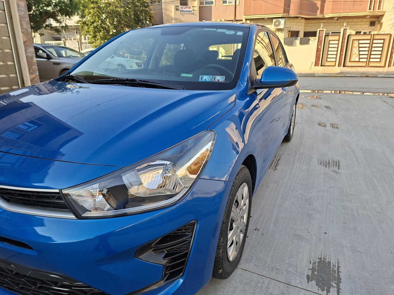 السلام عليكم
للبيع كيا ريو 2023
 السياره ماشيه 34mi
الضرر قبغ الصندوق فقط صبغ 
السياره من الخارج مغلفه استيكر اصفر راح انزل رقم الشاصي مع الصور
المواصفات S المعروفه 
تحكمات جهتين 
شاشه كبيره كار بلي USB
محرك 16 دوش 
كير CVt
السعر 112 وبيها مجال 
السياره بدون رقم ترقيم  شمالي 
التواصل ع الرقم  ***********
