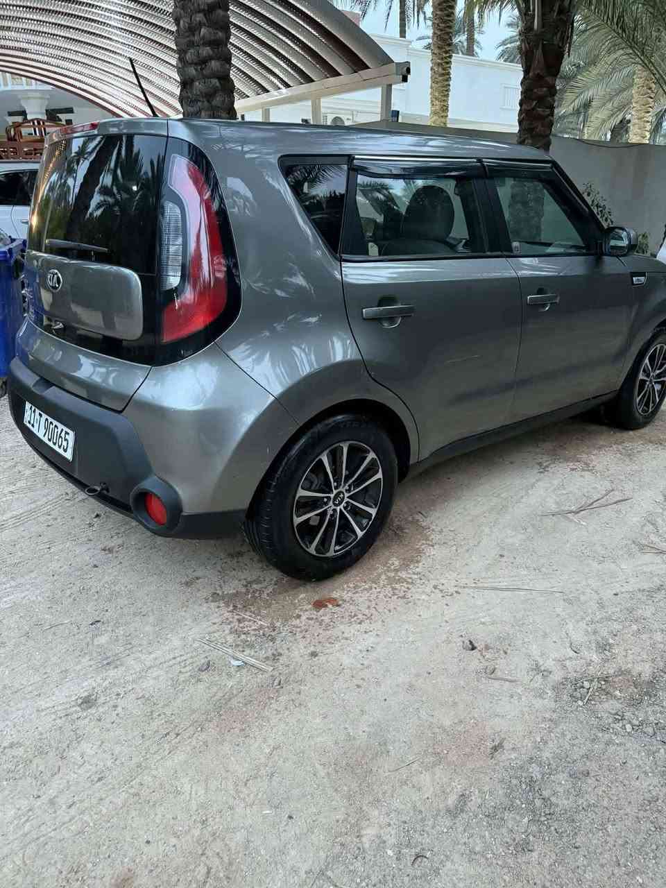 كيا صول 2016 رقم بغداد باسمي انكليزي 
مكينه كير تبريد مكفولات تخم تأير حداديه جديده سياره بدون اي ضرر داخلي جاملغ باب السعر 95 ورقه ***********   المكان كربلاء الحسينيه.
