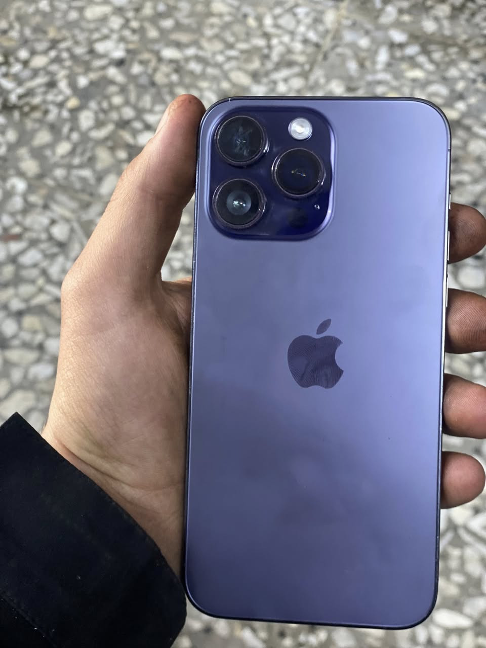 ١٤برو ماكس للبيع مبدل شاشه اصليه قبل ٦اشهر بطاريه ٩١مع الملحقات كارتونه فقط سكن بغداد حي جهاد السعر ٦٠٠وبي مجال ***********
