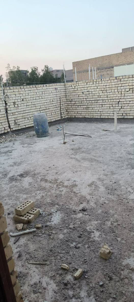 @يالله 
السلام عليكم هيكل للبيع 
الموقع : ام الخيل الثانيه 
 طابو  صوف  المساحه ١٨٠ م
واجهه ٨تفاصيل البيت 
 ٢ غرف نوم   صاله 
استقبال
مطبخ  
مجاميع صحيه 
سطح 
كراج 
كامل  مي وكهرباء لاستفسار اكثر الأتصال عل أرقام التاليه ***********
***********
***********
