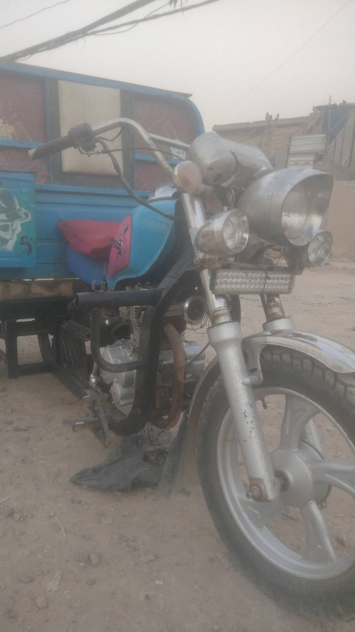 للبيع صقر جمرة موديل. 16ومكينة 23اوراق كاملة مكان بغداد حي انصر السعر 850شراي ينتصل. ***********
