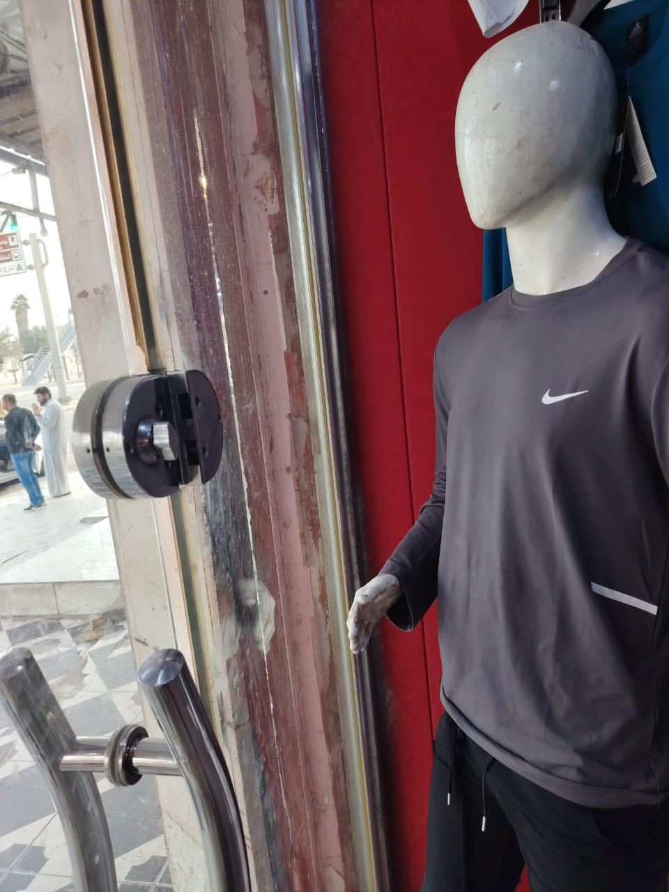 ملكانات عدد ٤
سعر الواحده ٥٠ الف
تعاليك + ستانات ستيل سعر القطعه ٥٠٠ دينار الشراي يتصل على الرقم ***********
