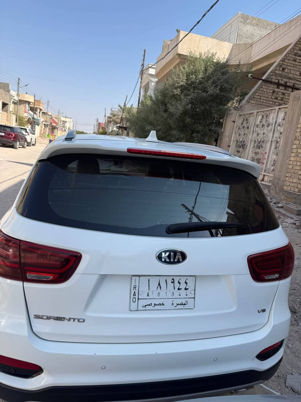 السياره مكفوله مثل ما شفت بالصور مكينه كير تبريد كلشي ع بلاد السياره ماشيه ١٠٥ الف 
السعر ٢٦٠$  
مكان السياره البصره دور النفط
للتواصل /*********** البصرة, العراق

