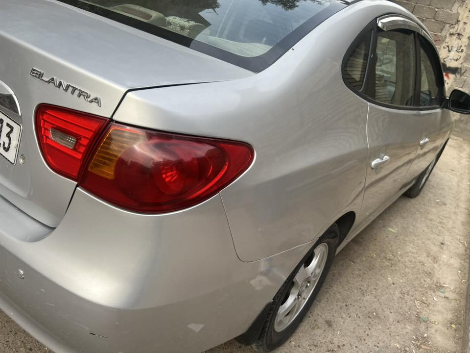 السلام عليكم النترا موديل ٢٠١١ مصبوغه عام خليجي مكينه ٢٠٠٠ مبدل بيها جاملغ خلفي مكينه كير مكفولات رقمه بغداد انكليزي ب اسمي سياره جاهزه ونضيفه مكانها بغداد البلديات 
السعر ٨٤ وبيها مجال حك الجيه 
***********
