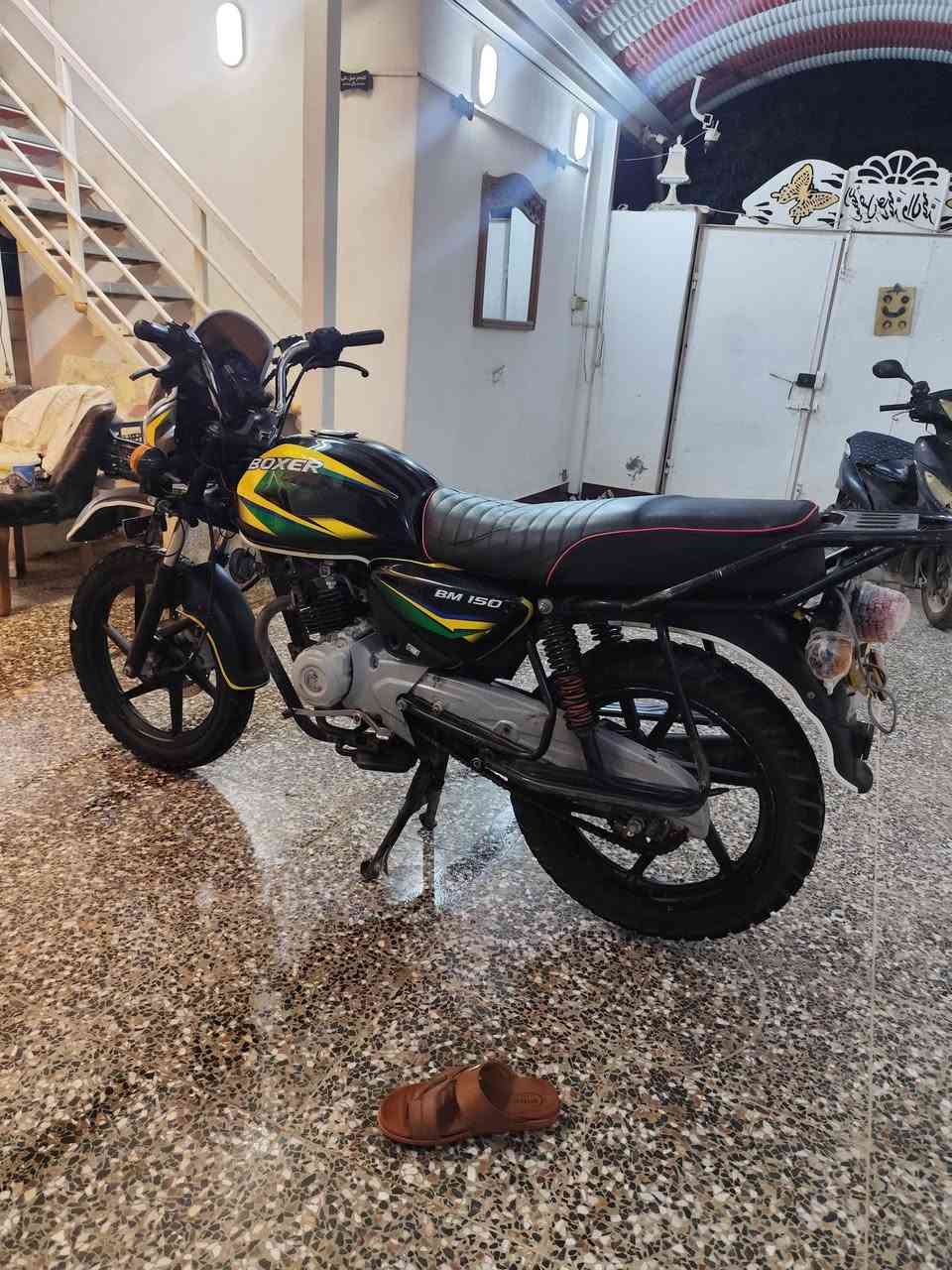 السلام عليكم بوكسر  جبلي للبيع موديل 22 اوراق سكنر كهربائيات كلها شغاله نگره سلف بكل وقت محرك مكفول من كلشي مفتوح بعده ع سحگ شرط لا نضوح لا صوت گمرك مدفوع يعني ينفتح ترقيم ترقم شلعه و معدل تشگ الكاع ما ناقصها برغي زوج تأيرات جدد  سعر 950و بيها مجال شي قليل مكان نجف ***********
