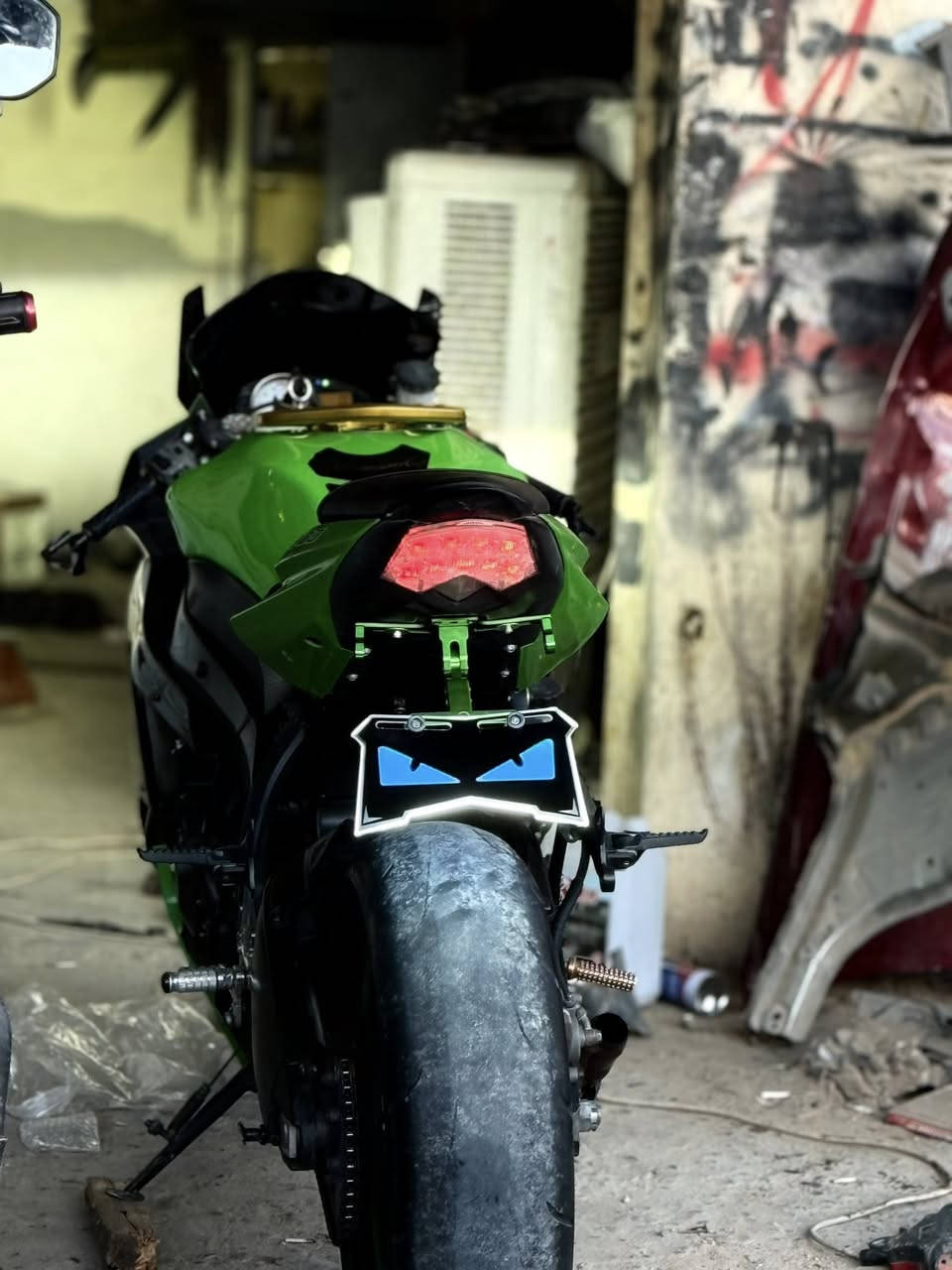 سلام عليكم شباب كاوسكي 600 للبيع مكفوله من كلشي ترايك وين ما تريد فول نشاط 1/2/3بطناش بعدهه جديده موديل 2012كهربائيات فول السعر 28وبيهه مجال للاستفسار***********
