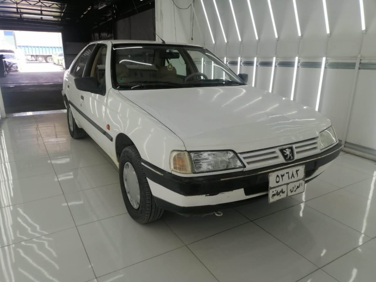 سەرەتابەناوی خوا 
بیجۆ 2009  405 گراین شەفت مەرخوب 
سەیارەکە بێ بۆیاخە بستێ ساردو  یەک شوختی هەیە
سەنەوی تا 27 تازەیە 
سایارەکە ماڵی دۆستە هی معرەزنیە
2جام کارەبای تەبریت ساردو کەرم لەسەر سویچ   
ناوزەردە و ئاوێنەکارەبای و نمونەی جوانی
45گەڵاومعامەلە
***********
*********** بنجوين, السليمانية
