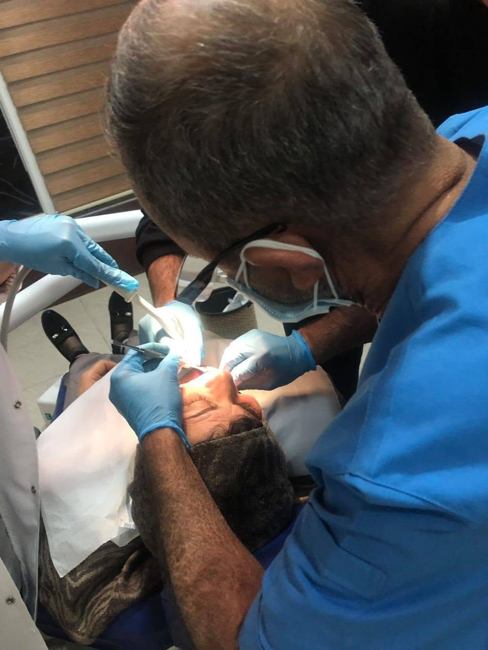 � العنوان: خانقين / تولةفروش / مقابل مسبح مرواري

🦷 ابتسامة مكتملة وطبيعية.. لأن تفاصيلك تهمنا! ✨

في عيادة الدكتور محمد خداداد، نؤمن أن الابتسامة الجميلة تبدأ من صحة الأسنان ودقة الاختيار.

نشارككم اليوم إحدى حالاتنا المتميزة:

🔹 الإجراء: زراعة زرعتين سنيتين لتعويض ثلاثة أسنان مفقودة.

🔹 المادة المستخدمة: أفضل وأجود أنواع الزركون (Zirconia)، المعروف بصلابته العالية ومظهره الطبيعي.

🔹 النتيجة: تعويض ثلاثة أسنان بمظهر طبيعي وانسجام تام مع بقية الأسنان، مع استعادة الوظيفة الحيوية والابتسامة بأفضل شكل ممكن.

💡 لماذا الزركون؟ لأنه يجمع بين القوة المتناهية والشفافية الطبيعية التي تجعله لا يختلف عن أسنانك الحقيقية.

📍 عيادة الدكتور محمد خداداد

نستقبلكم بكل حب لتقديم أفضل خدمات طب وتجميل الأسنان:
🦷 حشوات الأسنان (العلاجية والتجميلية)
🦷 تنظيف وتبييض الأسنان بالليزر
✨ تغليف الأسنان (التعويضية والتجميلية)
🌱 زراعة الأسنان بأحدث التقنيات
🩺 قلع الأسنان والجراحة المبسطة

📞 للحجز والاستفسار:
رقم الهاتف: ***********

📍 العنوان: خانقين / تولةفروش / مقابل مسبح مروار
