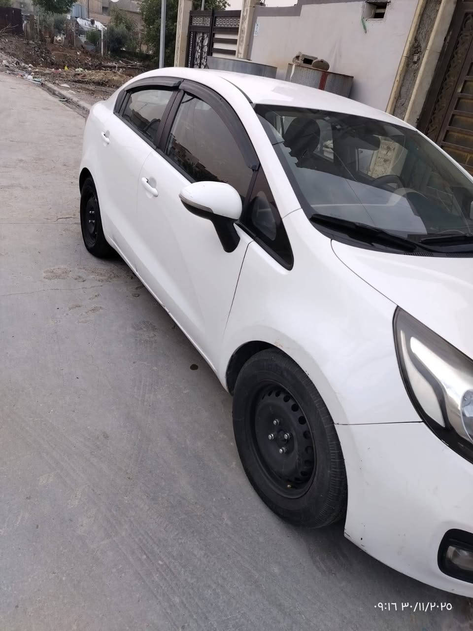 السلام عليكم 
مكلف بالنشر مكلف بالنشر 

كيا ريو 2012 رقم نينوى الماني سنوية 26 ما ساقطة شرط التحويل كوبون بانزين ضرر صبغ بالسقف على كد المحدد بالصورة فقط سعر التواصل مع صاحب السيارة على الرقم ***********
