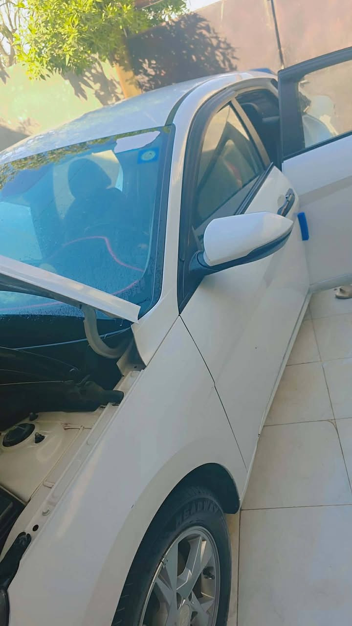 افانتي ( النترا )  ٢٠٢١ خليجي فول مواصفات
بصمه تشغيل 
بصمة أبواب 
تشغيل عن بعد 
اشاير ب المرايات 
شاشه تحكم 
٤ وضعيات قيادة( نورمان . سبورت . ايكو . سمارت ) يعني رياضي 
رادار قيادة وتوقف ذاتي
قيادة ذاتية 
تحديد مسار 
ماشية ٧٤ الف على أيدي 
رقم بابل الإنكليزي الجديد 
اللون ابيض مثل ماتشوف بالصورة 
تخم تاير جديد 
مكينه ٢٠٠٠٠ ما مفتوح نهائيا
كير خير من الله ما مفتوح نهائيا
ما مفتوح بيها برغي عدة ضربه مقدار شبر بارد اباب السايق وباقيه نفسها بدون تعديل .
تراي للبصرة وين ماتريد 
تبريد ثلج 
المكان الديوانية _ قضاء الشامية 
السعر 155 وبيه مجال
رقم الهاتف ***********
+***********
